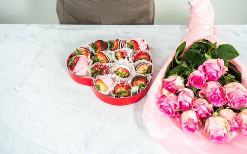 Pairing the Bouquet with Other Gifts: Chocolates, Cakes, and more