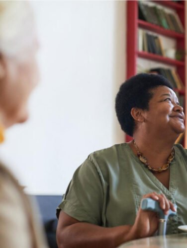 How Hospice Social Workers Support Families Through End-of-Life Transitions